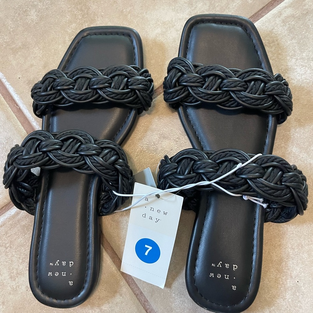 A New Day sandals size 7 NWT black
